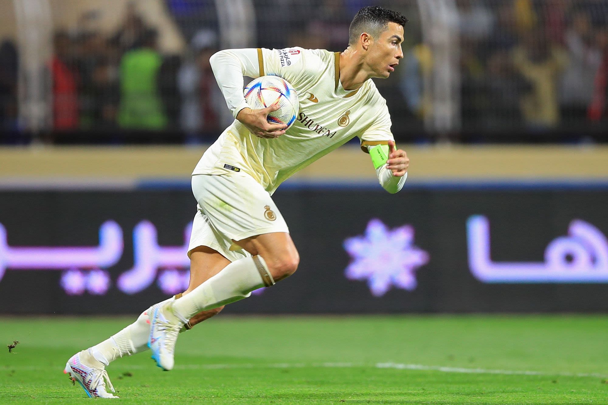 Thật tiếc cho Cristiano Ronaldo khi chơi ở một CLB Châu Á 