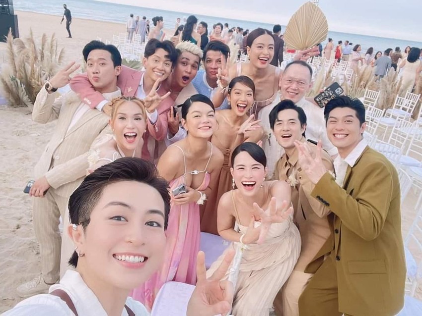 Các khách mời trong đám cưới của nữ ca sĩ Minh Hằng