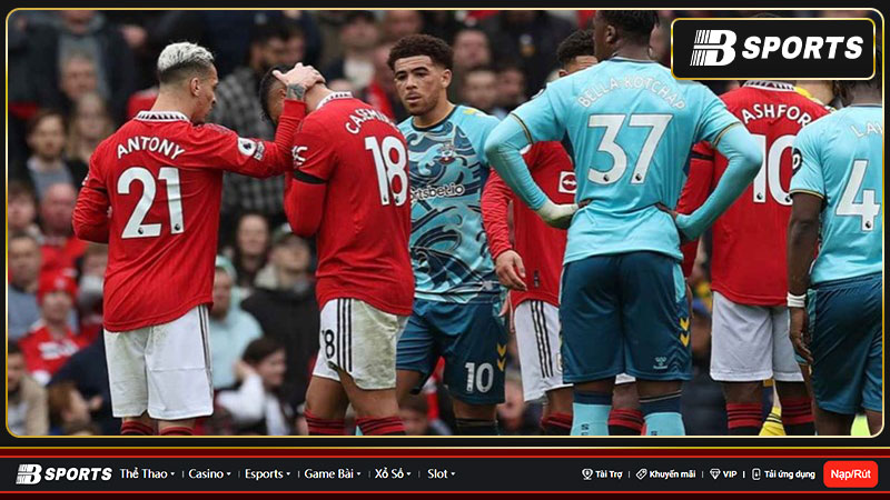 Man United hòa Southampton, Casemiro nhận thẻ đỏ