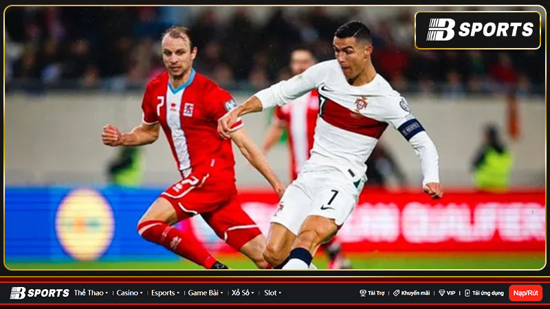 Ronaldo tỏa sáng cùng Bồ Đào Nha trong chiến thắng 6-0 